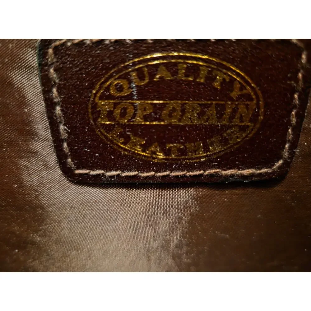 Vintage Heritage Leather Document Portfolio with Retractable Handels. Burgandy